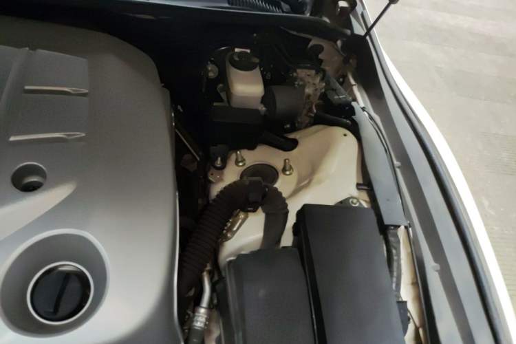 Used Toyota Reiz 2013 2.5V Shangrui Edition Engine Bay Left