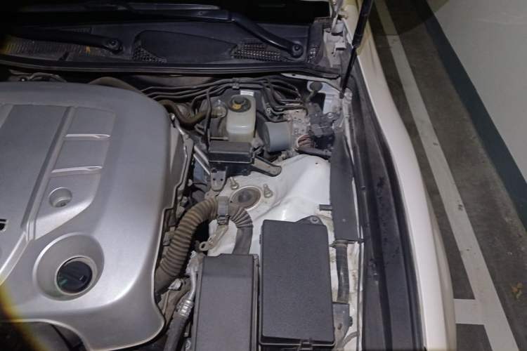 Used Toyota Reiz 2013 2.5V Shangrui Edition Engine Bay Left