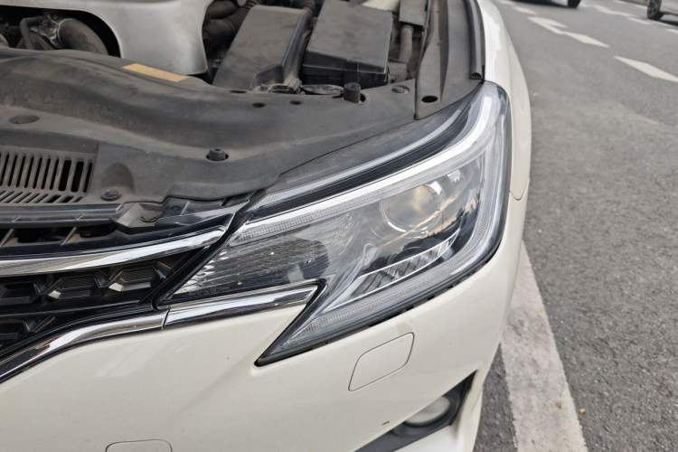 Used Toyota Reiz 2013 2.5V Shangrui Edition Engine Bay Left