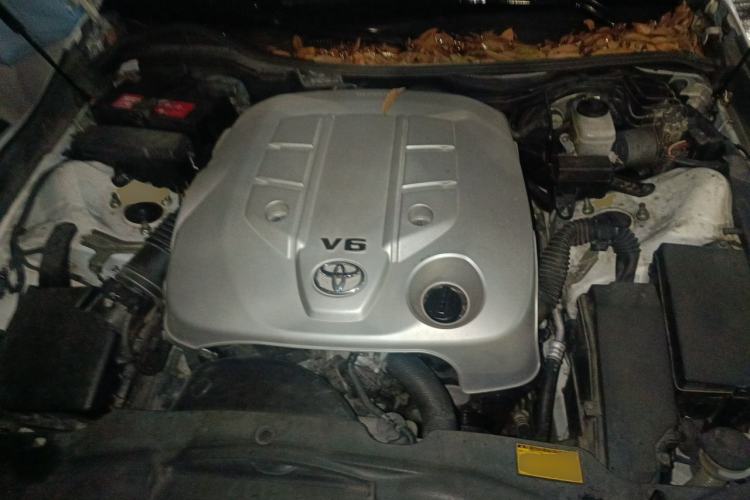 Used Toyota Reiz 2013 2.5V Shangrui Edition Engine Bay