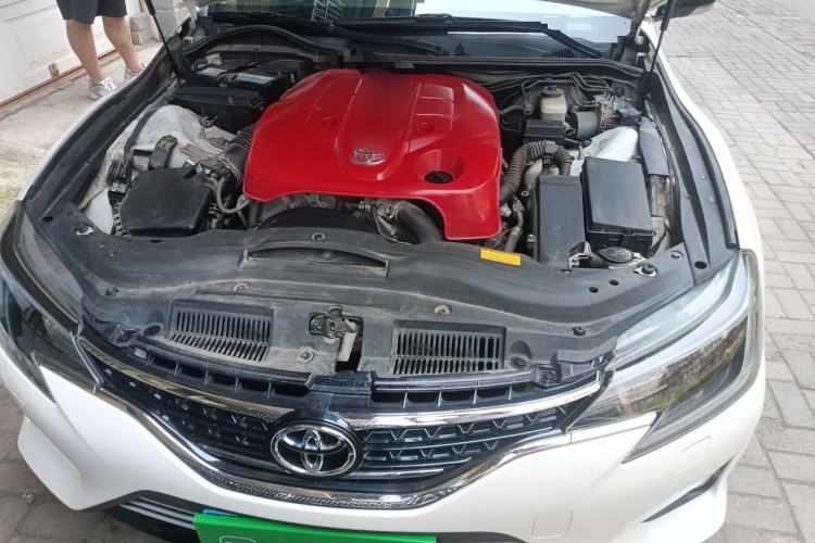 Used Toyota Reiz 2013 2.5V Elite Edition Engine Bay