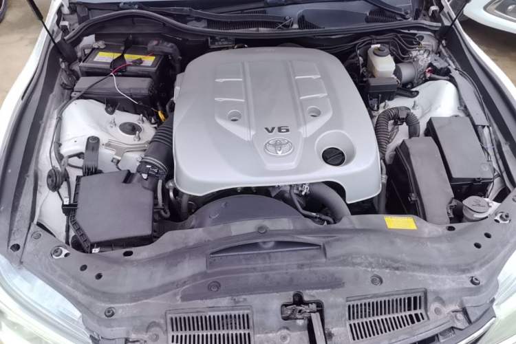 Used Toyota Reiz 2013 2.5S Elite Edition Engine Bay