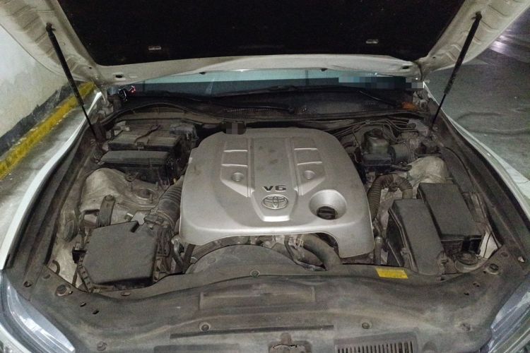 Used Toyota Reiz 2013 2.5S Elite Edition Engine Bay