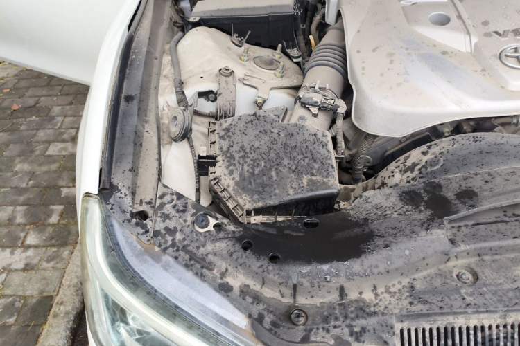Used Toyota Reiz 2013 2.5V Elite Edition Engine Bay Right