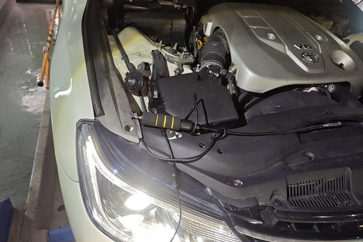 Used Toyota Reiz 2013 2.5V Shangrui Edition Engine Bay Right