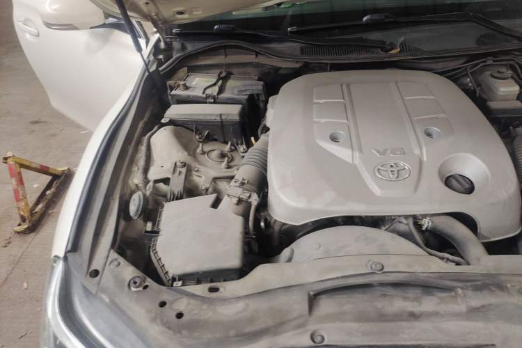Used Toyota Reiz 2013 2.5S Elite Edition Engine Bay Right