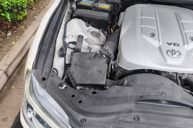 Used Toyota Reiz 2013 2.5V Shangrui Edition Engine Bay Right