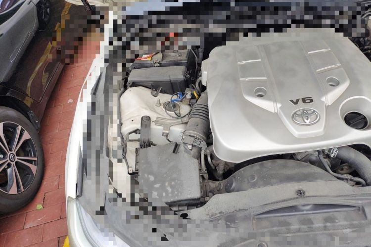 Used Toyota Reiz 2013 2.5V Elite Edition Engine Bay Right