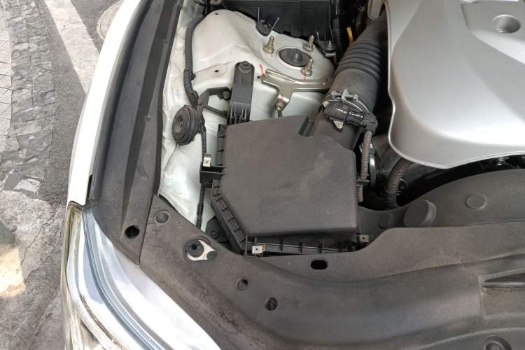 Used Toyota Reiz 2013 2.5S Elite Edition Engine Bay Right