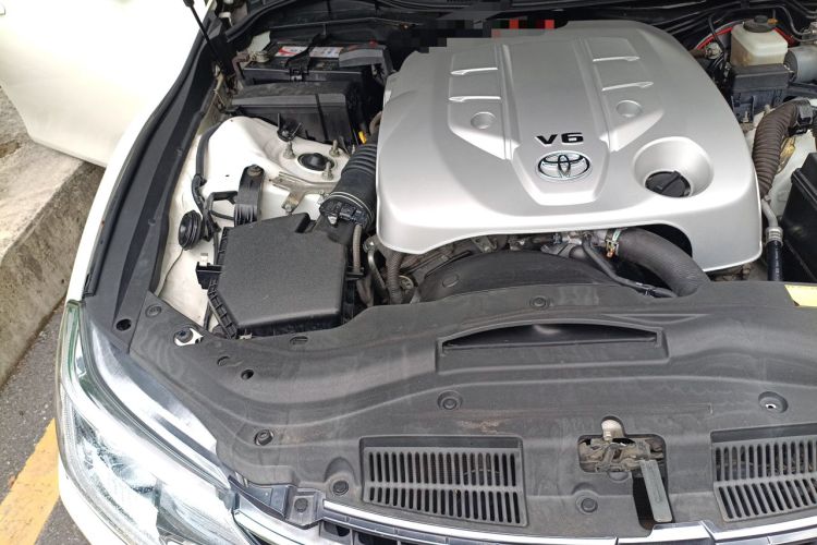Used Toyota Reiz 2013 2.5S Elite Edition Engine Bay Right