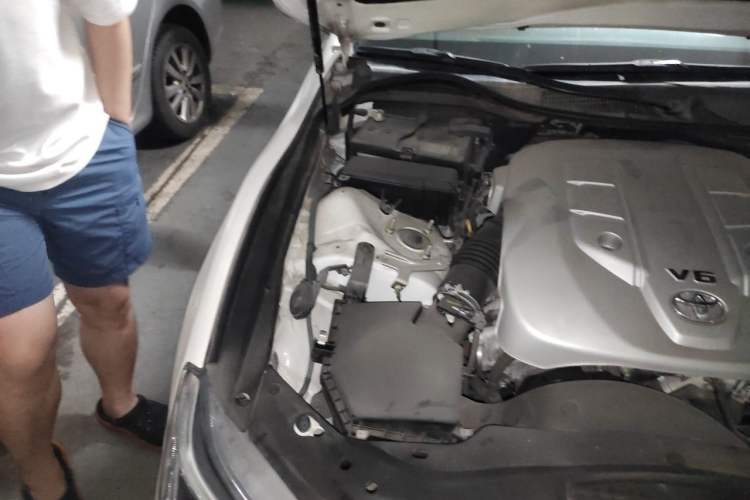 Used Toyota Reiz 2013 2.5V Shangrui Edition Engine Bay Right