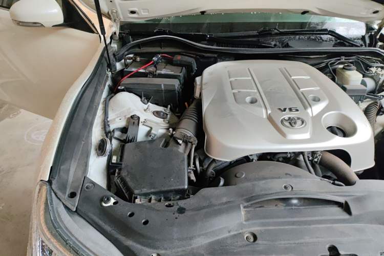 Used Toyota Reiz 2013 2.5V Shangrui Edition Engine Bay Right