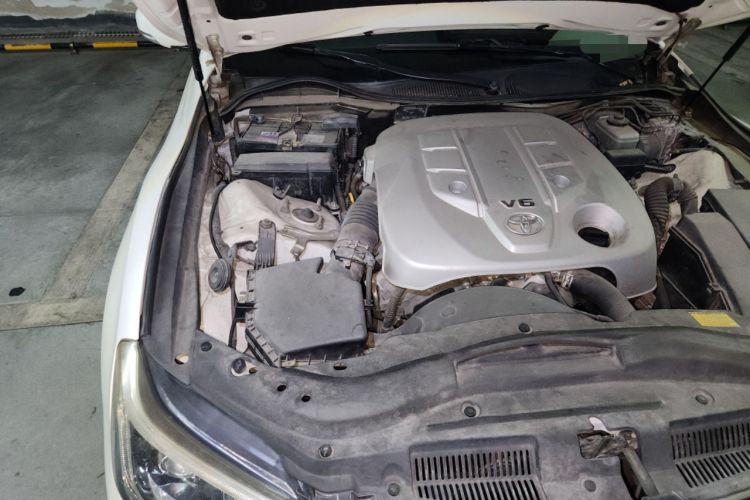 Used Toyota Reiz 2013 2.5V Shangrui Edition Engine Bay Right