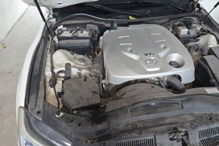 Used Toyota Reiz 2013 2.5V Elite Edition Engine Bay Right