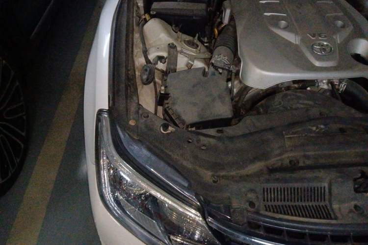 Used Toyota Reiz 2013 2.5V Shangrui Edition Engine Bay Right