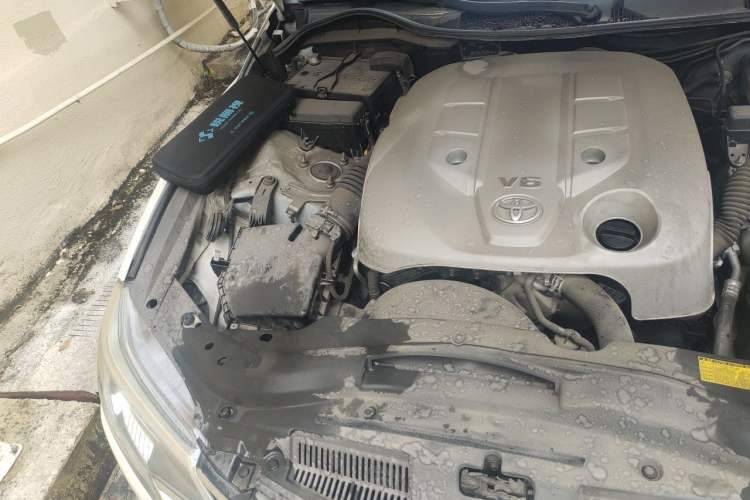 Used Toyota Reiz 2013 2.5V Shangrui Edition Engine Bay Right