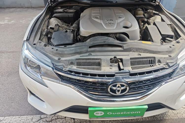 Used Toyota Reiz 2013 2.5V Elite Edition Engine Bay Right