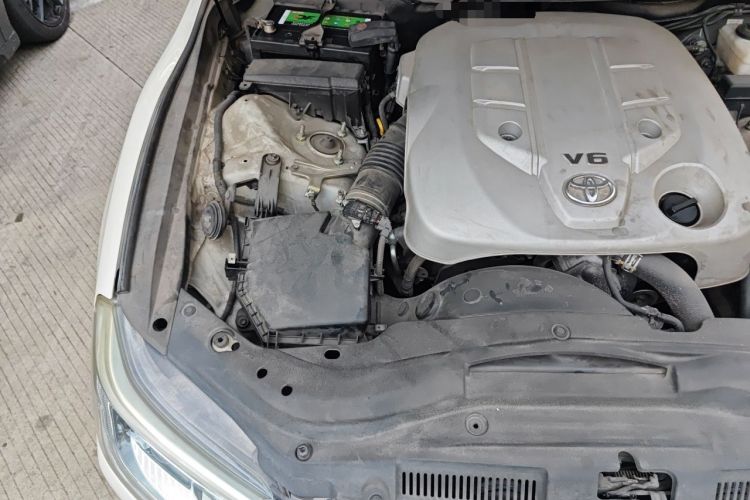 Used Toyota Reiz 2013 2.5V Shangrui Edition Engine Bay Right