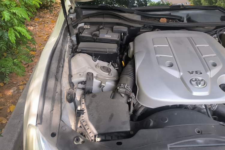 Used Toyota Reiz 2013 2.5S Elite Edition Engine Bay Right