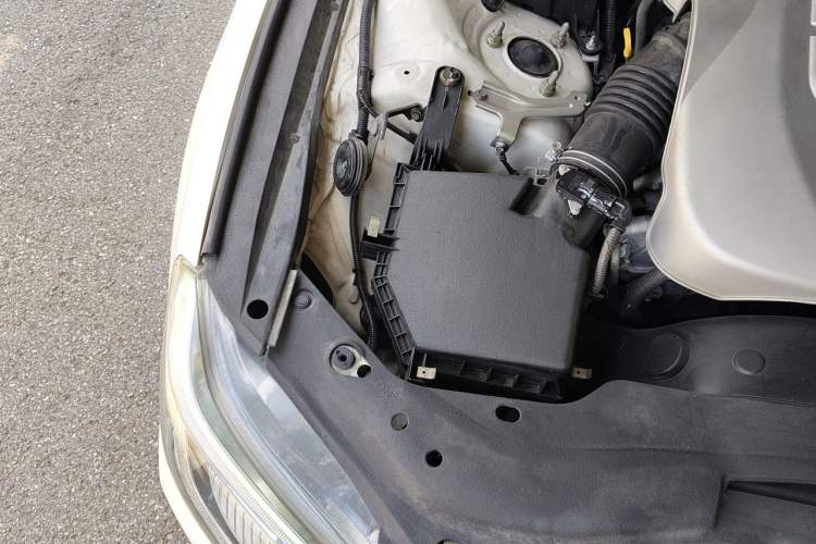 Used Toyota Reiz 2013 2.5V Shangrui Navigation Edition Engine Bay Right