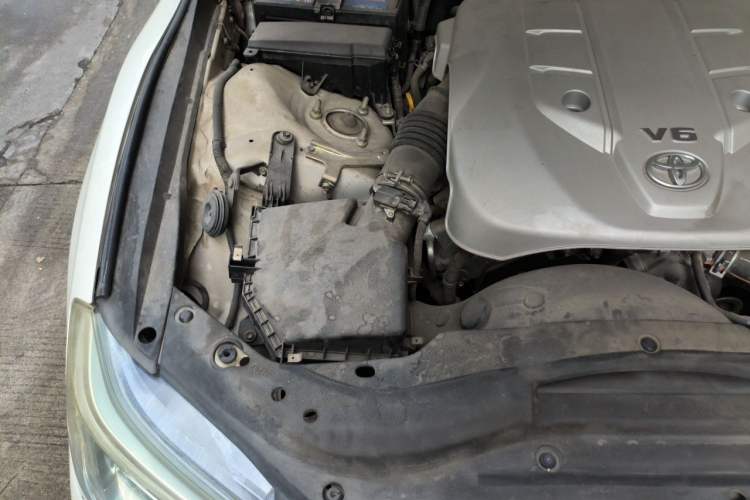 Used Toyota Reiz 2013 2.5S Elite Edition Engine Bay Right