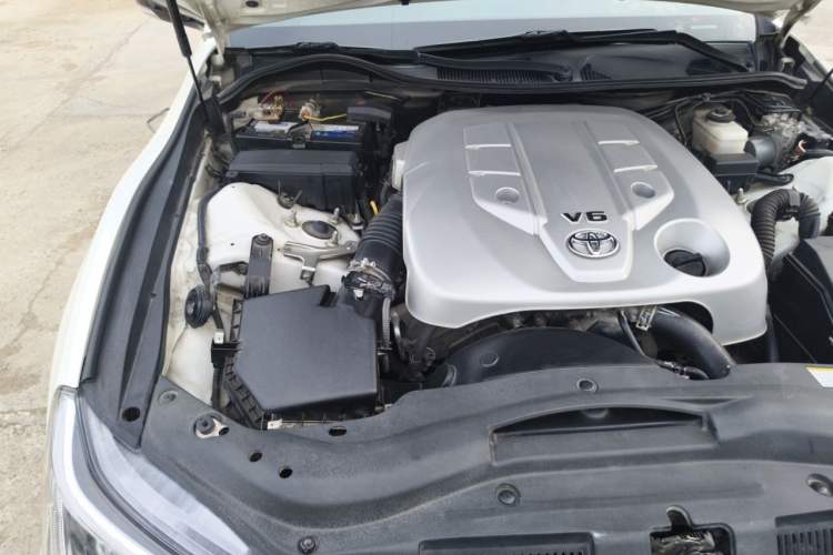 Used Toyota Reiz 2013 2.5V Shangrui Edition Engine Bay Right