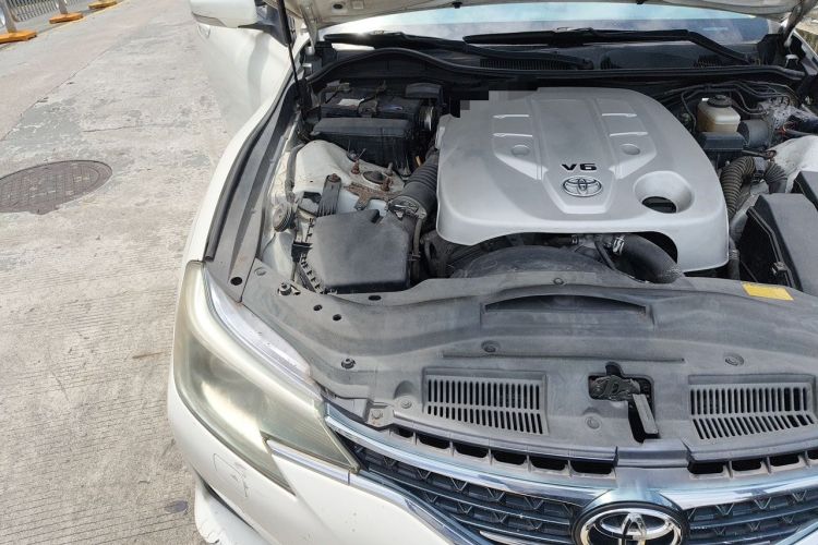 Used Toyota Reiz 2013 2.5V Elite Edition Engine Bay Right