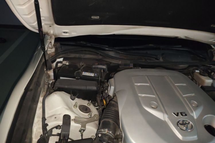 Used Toyota Reiz 2013 2.5S Elite Edition Engine Bay Right