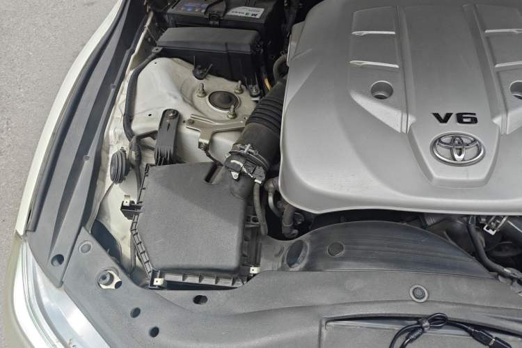 Used Toyota Reiz 2013 2.5S Elite Edition Engine Bay Right