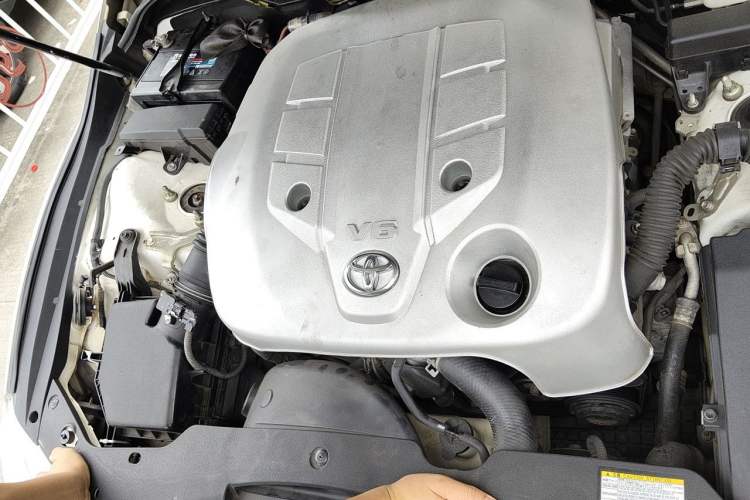 Used Toyota Reiz 2013 2.5S Elite Edition Engine Bay Right