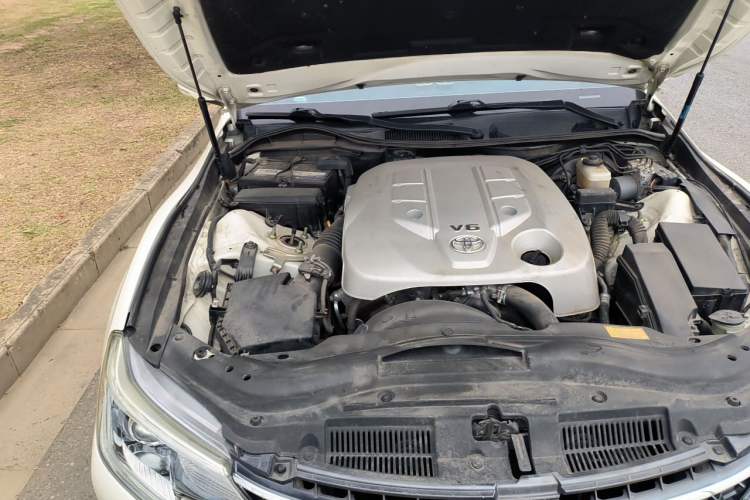 Used Toyota Reiz 2013 2.5V Shangrui Edition Engine Bay Right