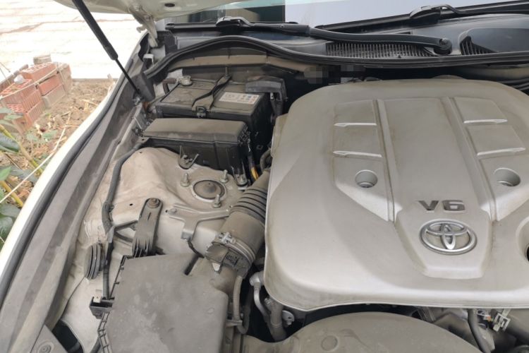 Used Toyota Reiz 2013 2.5V Elite Edition Engine Bay Right