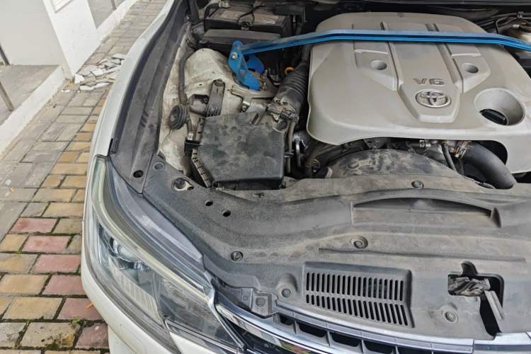 Used Toyota Reiz 2013 2.5V Shangrui Edition Engine Bay Right