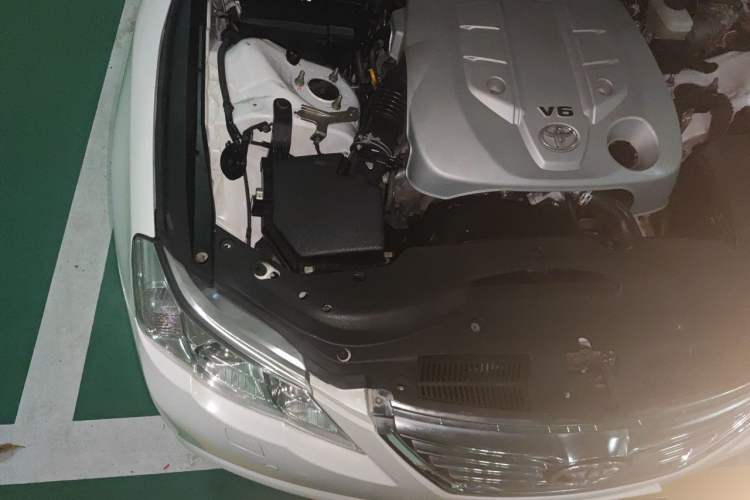 Used Toyota Reiz 2013 2.5V Elite Edition Engine Bay Right