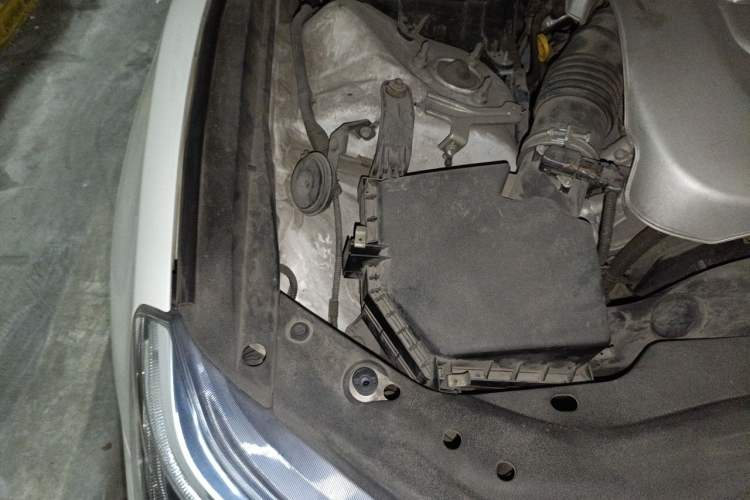 Used Toyota Reiz 2013 2.5S Elite Edition Engine Bay Right