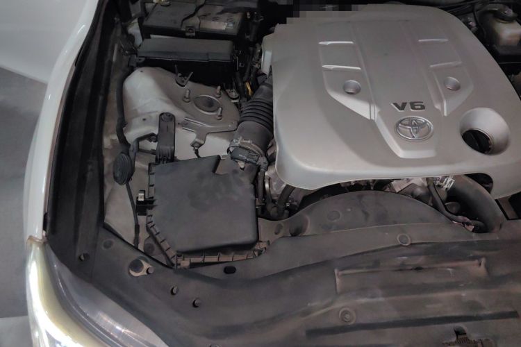 Used Toyota Reiz 2013 2.5S Elite Edition Engine Bay Right