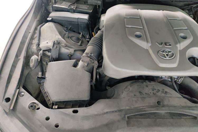 Used Toyota Reiz 2013 2.5V Shangrui Edition Engine Bay Right