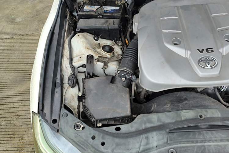 Used Toyota Reiz 2013 2.5S Elite Edition Engine Bay Right