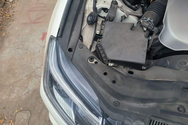 Used Toyota Reiz 2013 3.0V Zunrui Navigation Edition Engine Bay Right