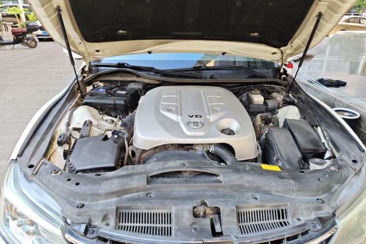 Used Toyota Reiz 2013 2.5S Elite Edition Engine Bay Right