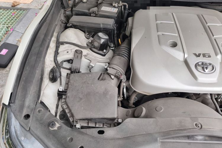 Used Toyota Reiz 2013 2.5V Supreme Edition Engine Bay Right