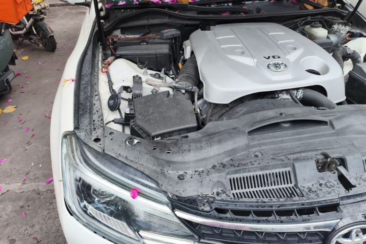Used Toyota Reiz 2013 2.5V Shangrui Edition Engine Bay Right