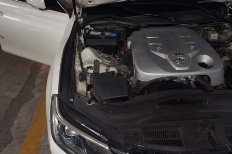 Used Toyota Reiz 2013 2.5S Elite Edition Engine Bay Right