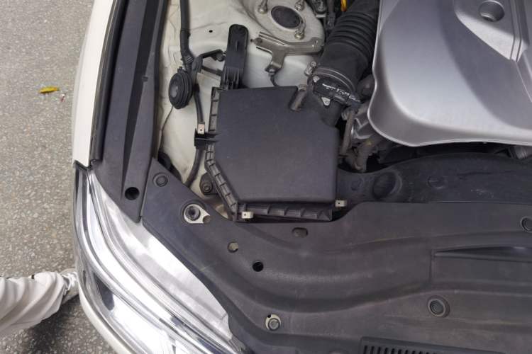 Used Toyota Reiz 2013 2.5S Elite Edition Engine Bay Right