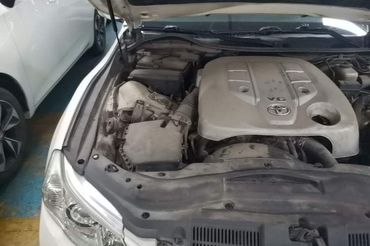 Used Toyota Reiz 2013 2.5V Elite Edition Engine Bay Right