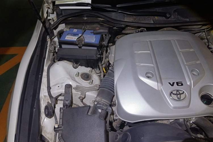 Used Toyota Reiz 2013 2.5V Shangrui Edition Engine Bay Right