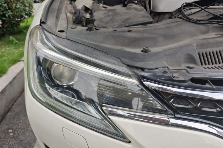 Used Toyota Reiz 2013 2.5V Shangrui Edition Engine Bay Right