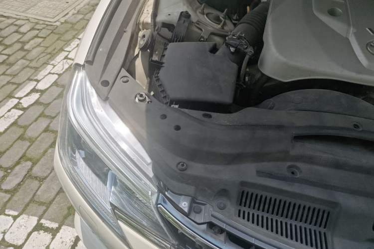 Used Toyota Reiz 2013 2.5S Elite Edition Engine Bay Right