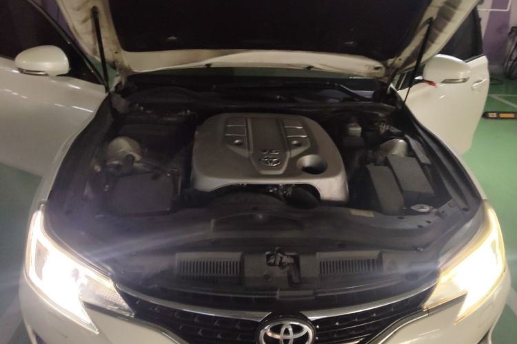 Used Toyota Reiz 2013 2.5V Shangrui Edition Engine Bay