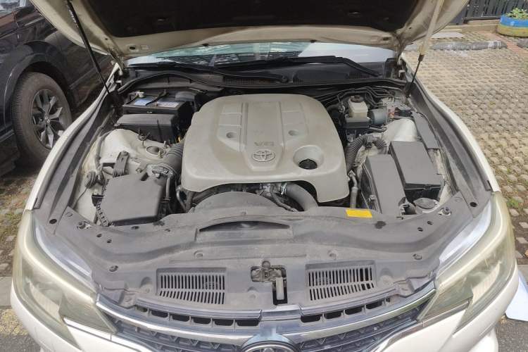 Used Toyota Reiz 2013 2.5V Shangrui Edition Engine Bay